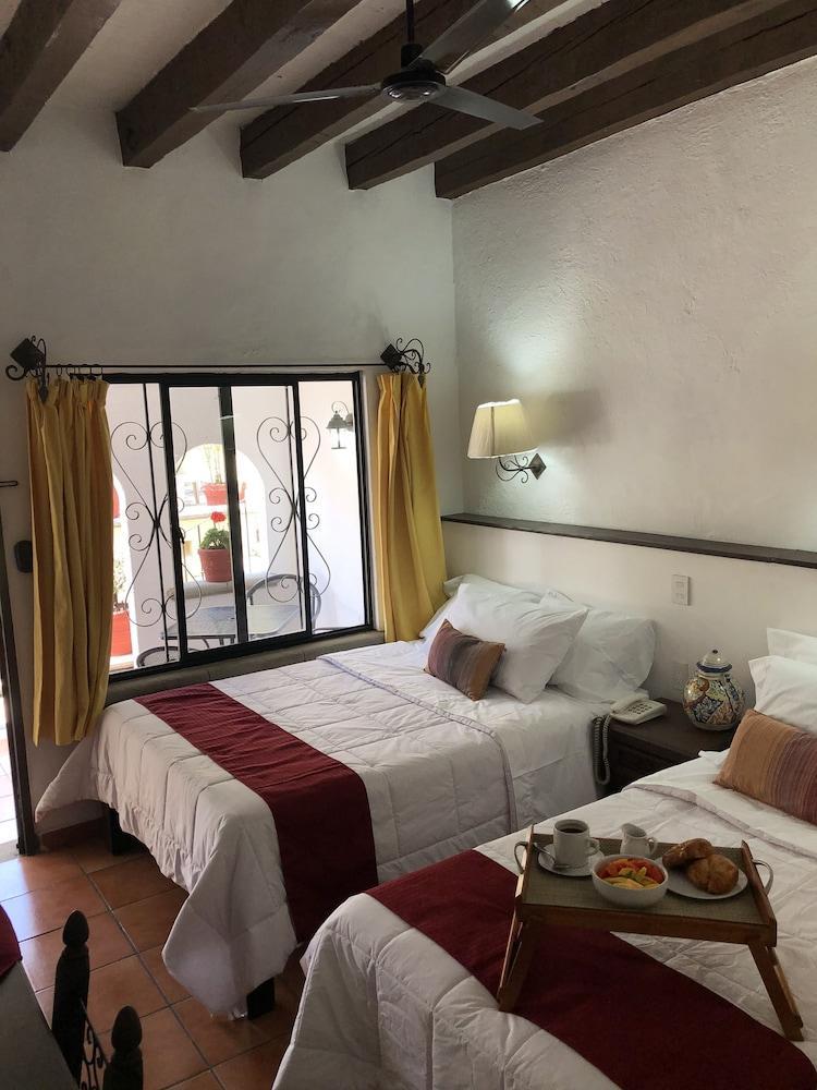 Hotel Antigua Posada Куэрнавака Экстерьер фото