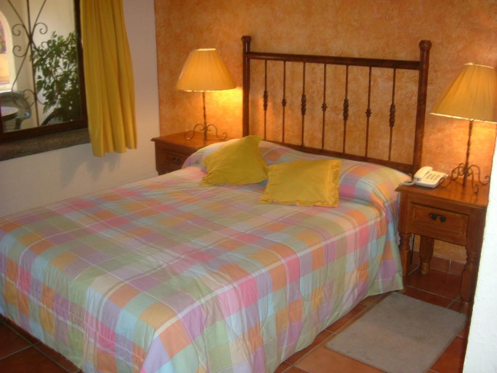 Hotel Antigua Posada Куэрнавака Экстерьер фото