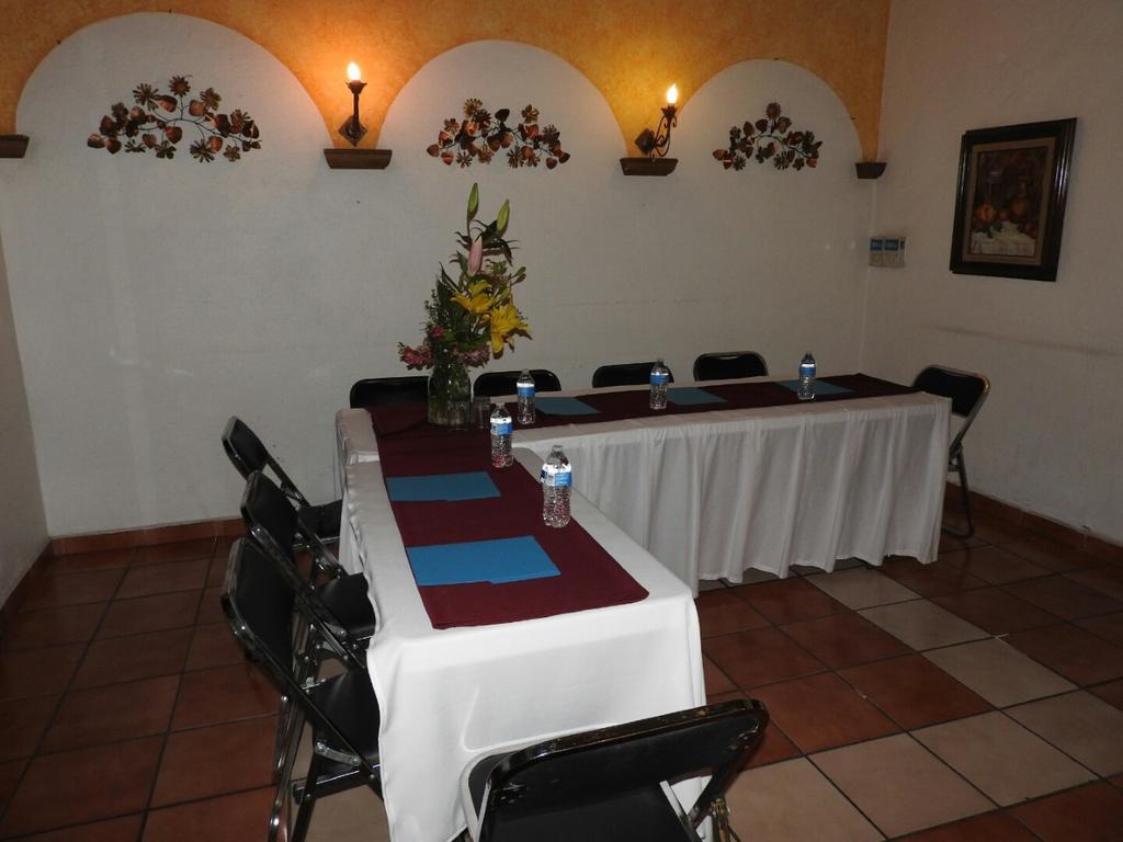 Hotel Antigua Posada Куэрнавака Экстерьер фото